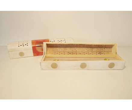 H8350016 Hout. Houten whitewash bewaarbox en brander voor wierookstokjes met Flower of Life-opdruk. LxBxH : 30x6x7 cm.