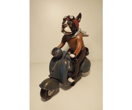 P1035774 Poly Cats & Dogs. Bulldog on moped. L x H : 26 x 25 cm.