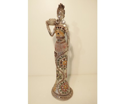 P1035138 Poly African Star Silver. Afrikaanse dame met schaal met fruit. Hoogte : 38 cm.