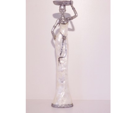 P1035143 Poly. Africa. Vrouw met kom op hoofd hoogte : 56 cm.