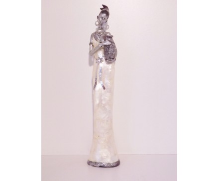 P1035142 Poly. Africa. Vrouw met vaas hoogte 52 cm.