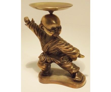 5510014 Brons. Bronzen monnik met bril in positie met bakje 11 cm. hoog.