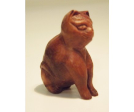 H2010011 Hout. Wortelhouten poes hoogte 4,5 cm.