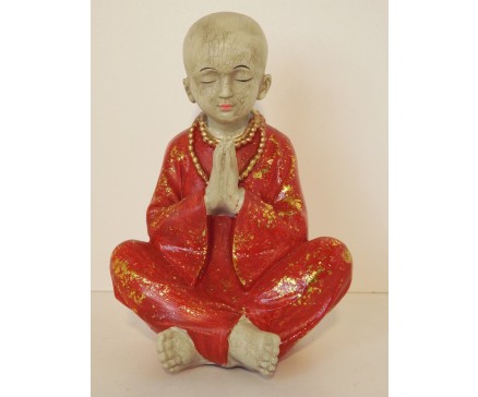 P1035352 Poly. Biddende monnik colour. Hoogte : 17 cm.