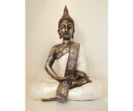 P1035685 Poly. Thai boeddha parelmoer medium 23 cm.