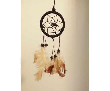 8530019 Dreamcatcher zwart. Diameter 6 cm. Per 12 stuks verpakt. Prijs is per 12 stuks.