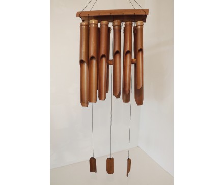 GA8530048 Gong. Bamboe gong klassieke stijl. 12 bamboe pijpen met 3 houten klepels. LxBxD : 113x33x13 cm.