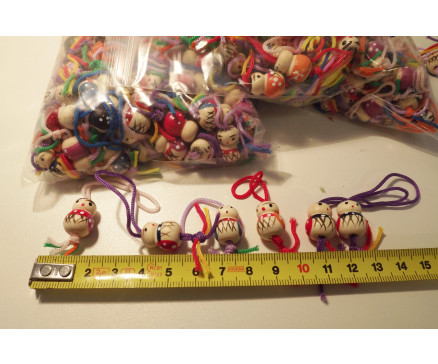 9170001 Gelukspoppetjes klein 1,5 cm. Zakje 144 stuks.