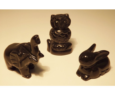 4107100L Edelsteen. Set van 3 onyx beestjes +/- 4 cm. Haas, uil en olifant.