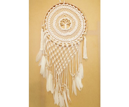8530104 Dreamcatcher. XL dreamcatcher tree of life diameter 40 cm. Klassieke "tree of life" van touw in gehaakt middenstuk met houten kraaltjes en witte veren.