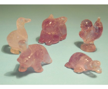 4107200S Edelsteen. Set van 5 amethist beestjes +/- 3 cm. Haan, olifant, haas, eend en schildpad.