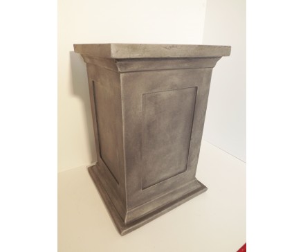 G456-AS Garden pilaar/sokkel LxBxH : 33x33x50 cm. Antique Silver.