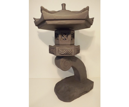 G2375-G Garden Authentieke pagode bestaande uit 2 delen (basis en dak) mooi versierd en gedetailleerd gegoten. LxBxH : 40x40x65 cm. Licht-Dark-grey/ granite.