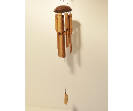 GA8530044 Gong halve cocosnoot met 5 bamboe pijpen. Lengte : 30 cm.