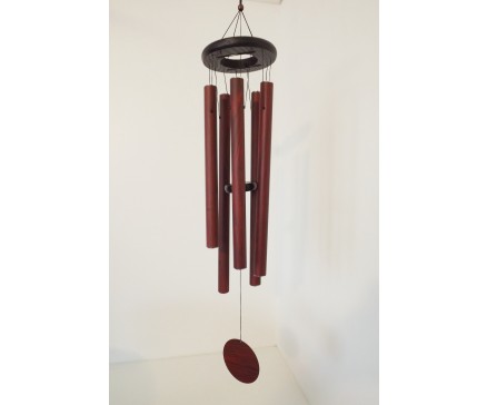 8488417 Windgong. Windgong met 5 gestemde houtlook pijpen aan houten cirkel en ronde houten klepel. Lengte : 93 cm.