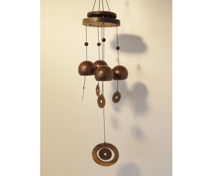 GA9758 Gong houten schijven, bellen en chinese munten. Lengte : 65 cm.