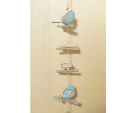 M51288 Metal decoration hanging. 2 lichtblauwe porseleinen vogeltjes op houten stokjes. 89 cm. Per 4 stuks verpakt. Prijs is per 4 stuks.