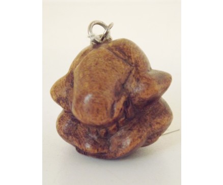 H6330004 Hout sleutelhanger yogi donkerkleurig. Hoogte 3 cm. Per 6 stuks verpakt. Prijs is per 6 stuks.