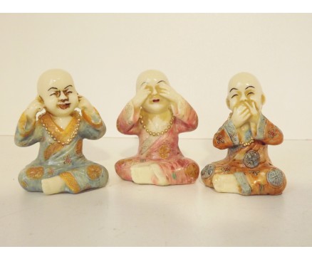 P1035591ABC Poly. Kindmonnik horen-zien-zwijgen mini ivoor. Hoogte 7 cm.