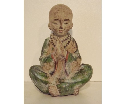 P1035744 Poly. Marble wood praying monk 12 cm.