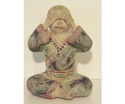 P1035750B Poly. Marble wood monk "see no evil". Height 15 cm.