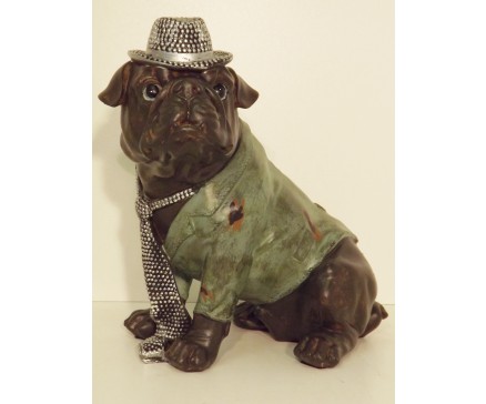 P1035763 Poly. Sitting bulldog with partyhat. Height : 30 cm.