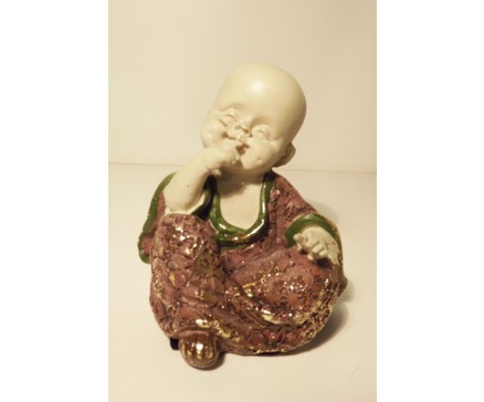 P1035820C Poly. Baby monk "zwijgen" paars. Hoogte : 10 cm.