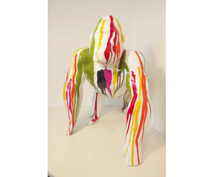 P1035813 Poly. Abstract vormgegeven lopende gorilla in Jackson Pollock-stijl. LxBxH : 40x56x52 cm.