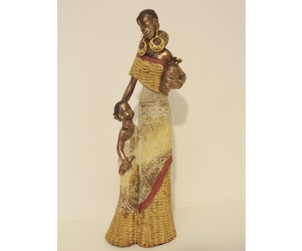 P1035130 Poly. Afrkaanse dame met klein kind. Hoogte : 29 cm.