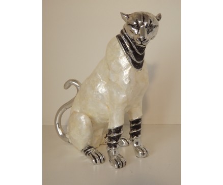 P1035365 Poly. Luipaard parelmoer zittend 31 cm.