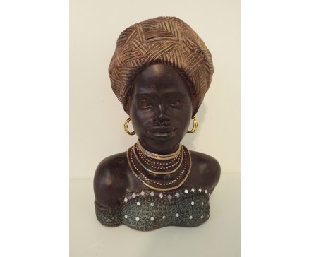 P1035171 Poly. Africa. Buste van Africaanse dame Large LxH : 23x36 cm.