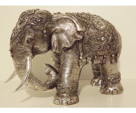 P1035606 Poly. Olifant small zilver. HxL : 26 x 40 cm.