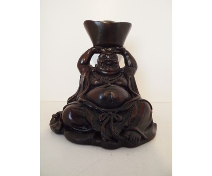 CD0238 Resin zittende hotei. Hoogte : 14 cm.