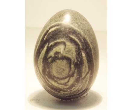 610-6804 Steen. Stenen ei hoogte 6 cm.