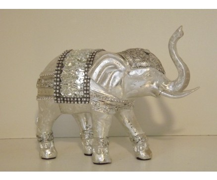 P1035626 Poly. Olifant zilver. Hoogte : 14 cm.