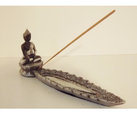 P1035459 Poly. Wierookbrander met Thai boeddha 28 cm. Zwart-zilver.