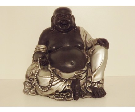 P1035287 Poly. Lucky boeddha zittend large. Zwart-zilver. Hoogte : 30 cm.