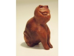 H2010011 Hout. Wortelhouten poes hoogte 4,5 cm.