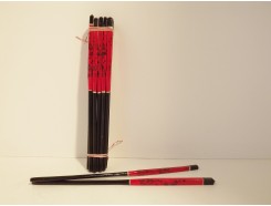 2418009 Eetstokjes rood/zwart. Bundel van 10 paar.