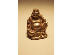 BR00010 Brons. Zilverkleurige mini sitting traveller boeddha +/- 4 cm.