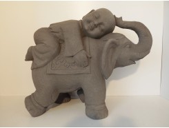 G968-G Garden kindmonnik op olifant. Hoogte : 57 cm. Granite.