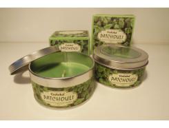 8355611 Geurkaars. Geurkaars Goloka Patchouli in versierd blikje (diameter 8 cm./ hoogte 4 cm.) met venstertje. Verpakt in mooi kartonnen doosje 8,5x8,5x4,5 cm. 