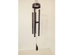 8462060 Gong. Zwarte gong met zilveren ringen en 5 gestemde pijpen met ronde klepel. Lengte : 100 cm.