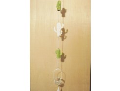 M51060 Metal decoration hanging. 2 groene stenen en 1 witte metalen cactus en waxinelichthouder.100 cm. Per 6 stuks verpakt. Prijs is per 6 stuks.