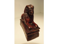 CD0412 Resin Egyptische sphynx. LxHxD = 11x10x4 cm.