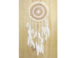 8530109 Dreamcatcher. Klassiek model pastel (rose) gekleurd gehaakte dreamcatcher. Diameter +/- 25 cm., lengte +/- 85 cm.