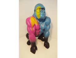 P1035811 Poly. gorilla zeer gedetailleerd ook in dark bronze verkrijgbaar. LxBxH : 26x29x45 cm.
