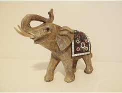 P1035712 Poly. Elephant marble wood medium. Hoogte : 19 cm.