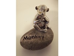 ST1036020 Stone Zodiac Monkey. 6 x 6 cm. Per 4 stuks verpakt. Prijs is per 4 stuks.