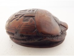 CD0176 Resin scarabee egyptisch. Lengte : 6,5 cm.